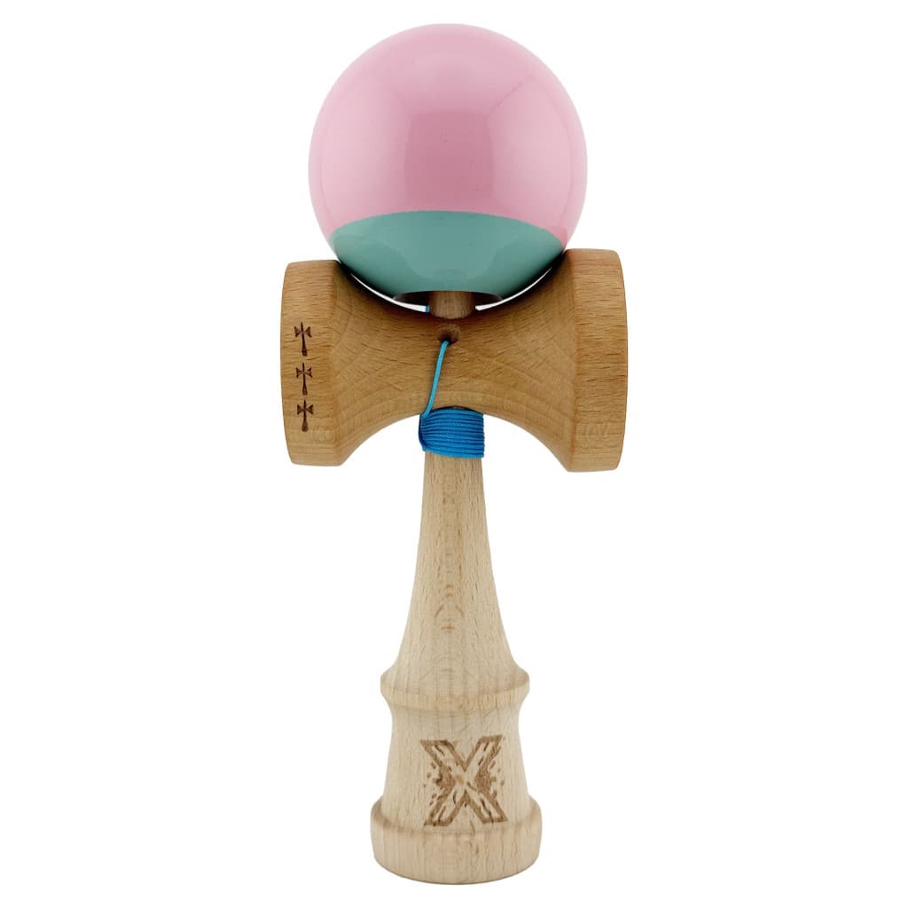 Jucarie lemn Kendama X, Super Sticky, cupe mari V2, gaura in basecup, rulment, ata rezerva, roz/verde