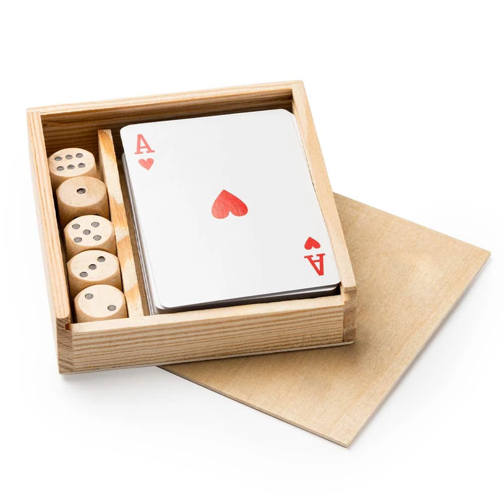 Set carti de joc si zaruri din lemn, cutie inclusa