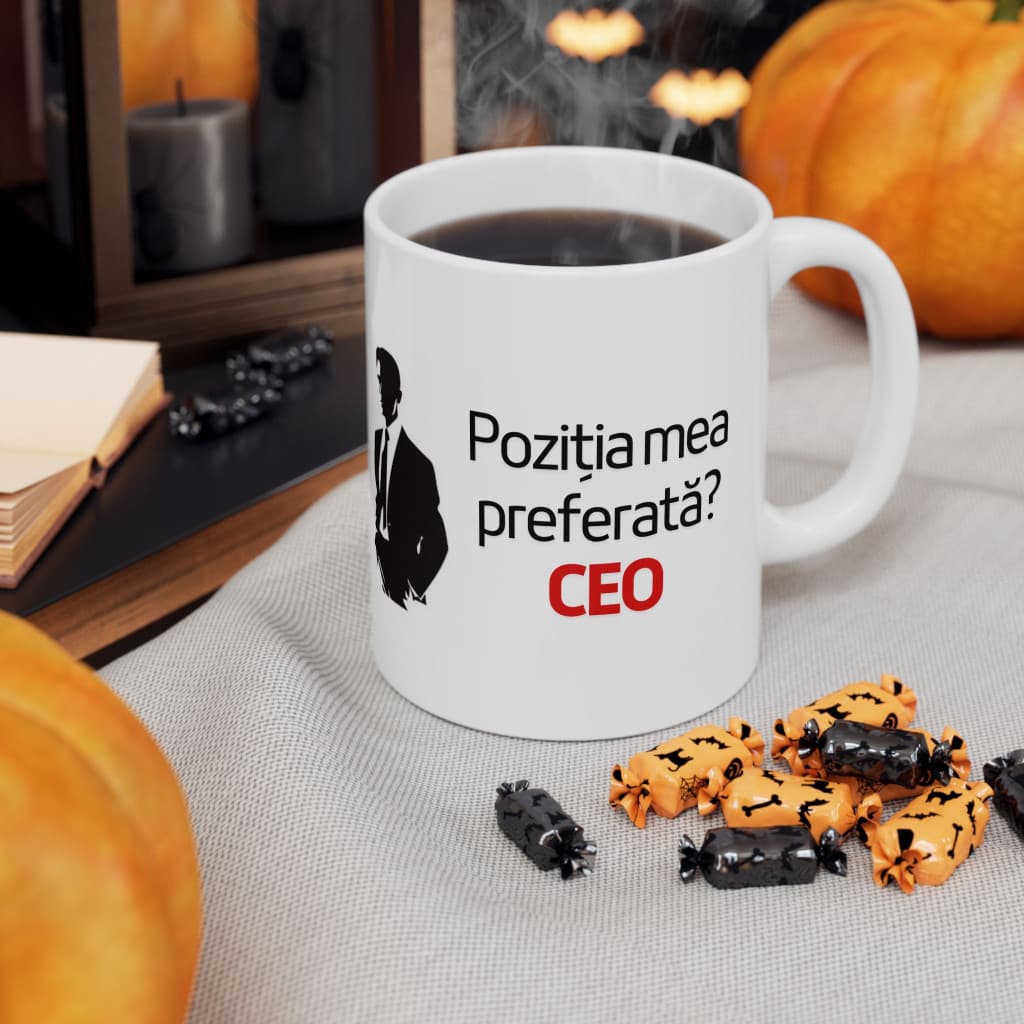 Cana ceramica personalizata, mesaj "Pozitia mea preferata? CEO", 330 ml, alba — 3