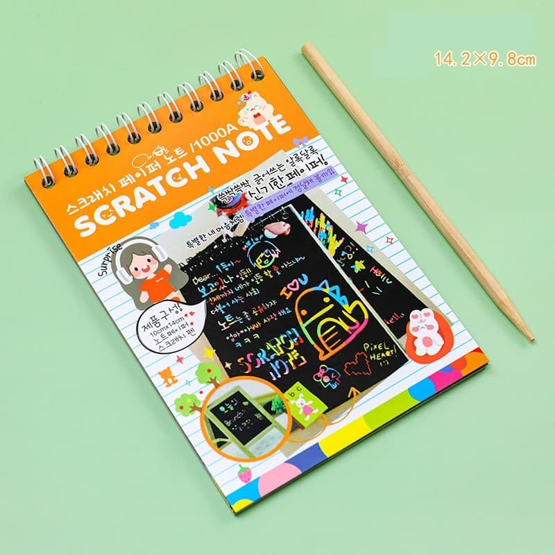 Caiet cu 10 fise razuibile DIY Magic Scratch, 14 x 10 cm, curcubeu, creion lemn, cartonase negre, portocaliu — 2
