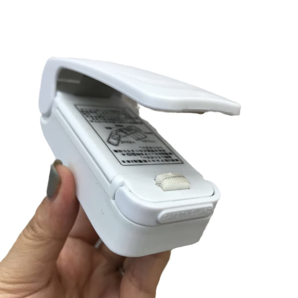 Mini aparat de sigilat pungi, etansare prin caldura, spate magnetic, alb — 2